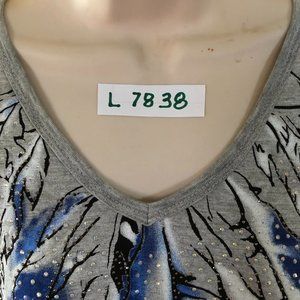 Liberty short sleeve gray t-shirt with blue feathered pattern.